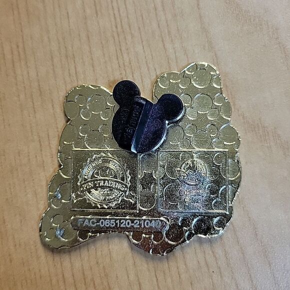 Disney's Thumper bundle. 3 books, pin, Wobble figure - Picture 12 of 12